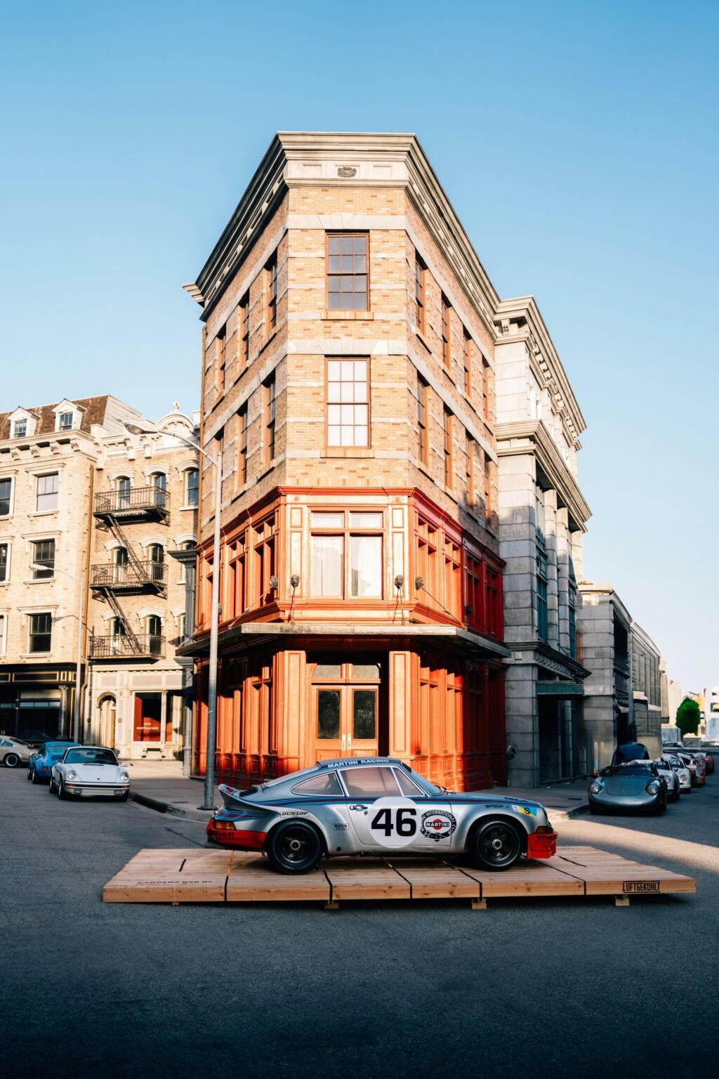 Inside Hollywood: Untold Tales from Big Movie Sets